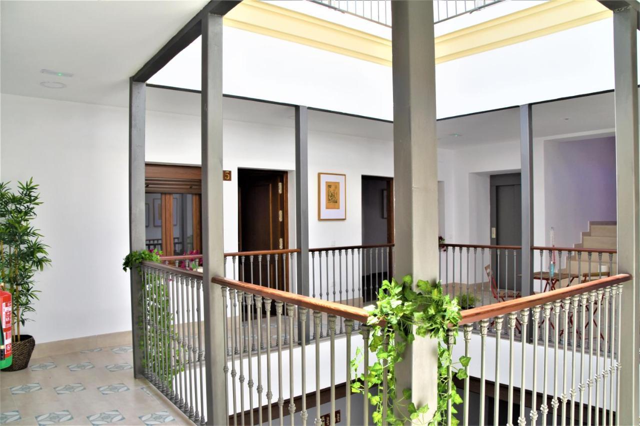Apartamentos Turisticos Mamelon Jerez de la Frontera Eksteriør billede